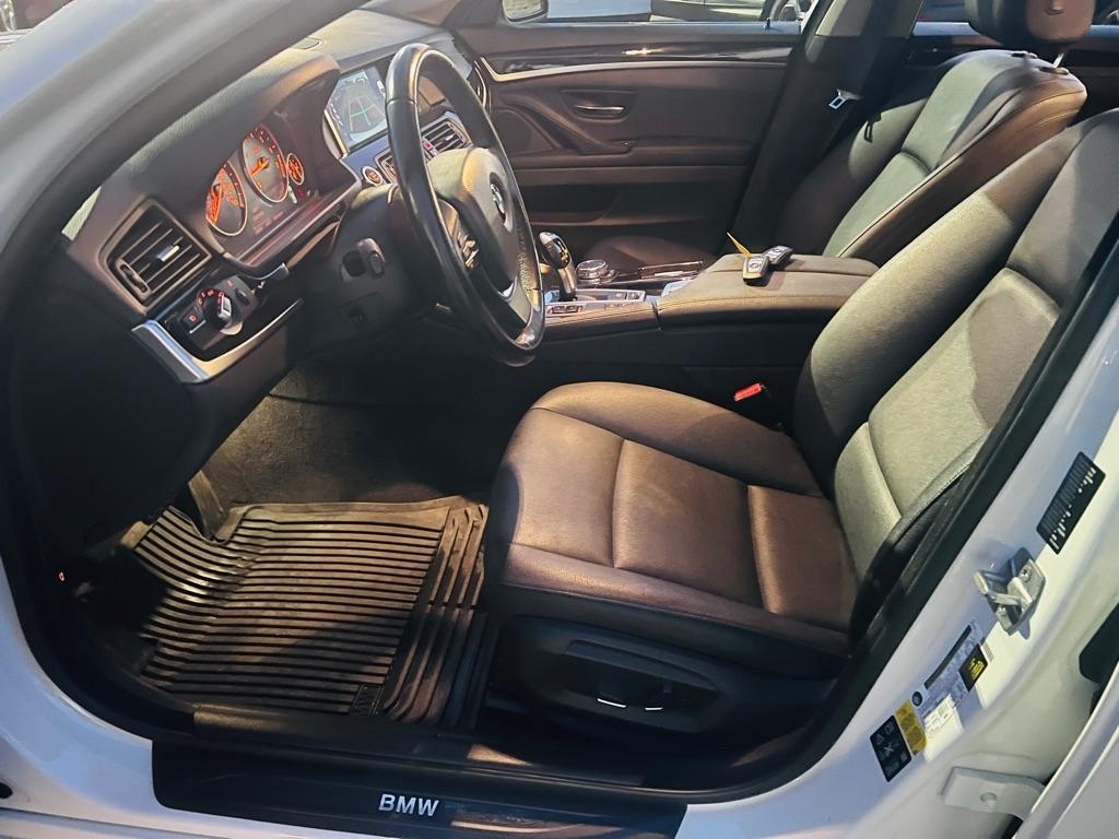 BMW 5-Series 528i xDrive 2015
