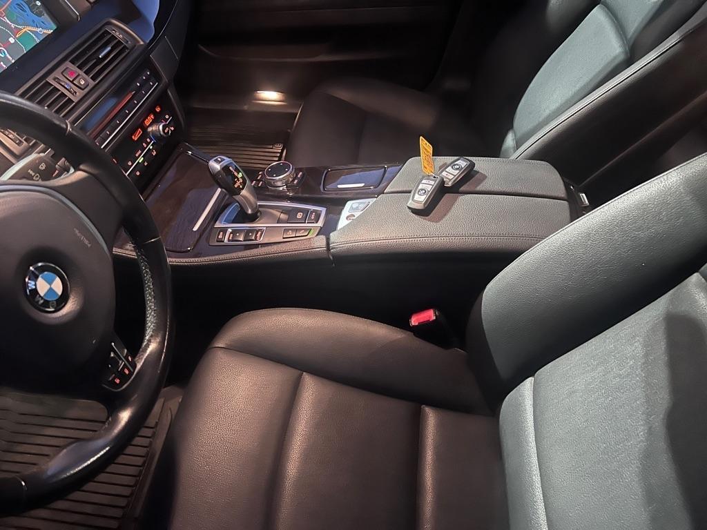 BMW 5-Series 528i xDrive 2015