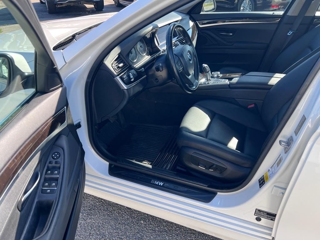 BMW 5-Series 528i xDrive 2015