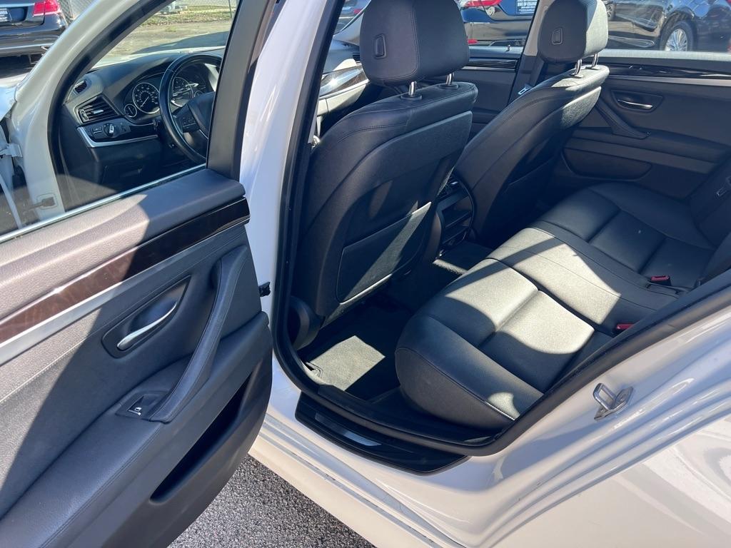 BMW 5-Series 528i xDrive 2015