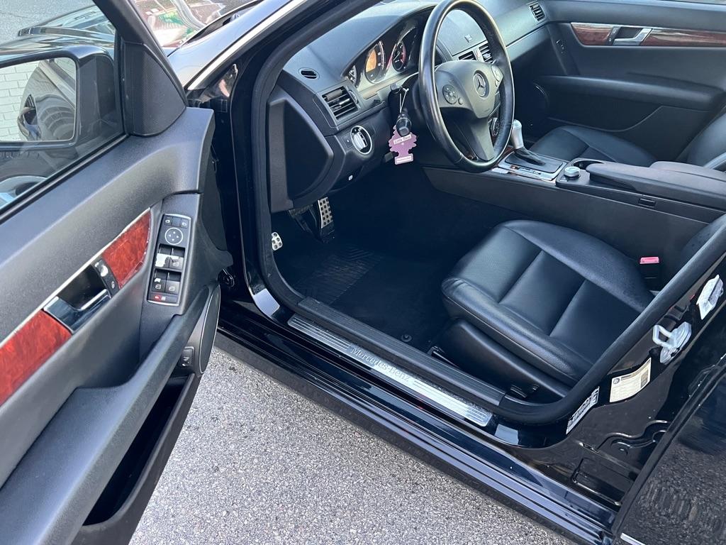 Mercedes-Benz C-Class  2011