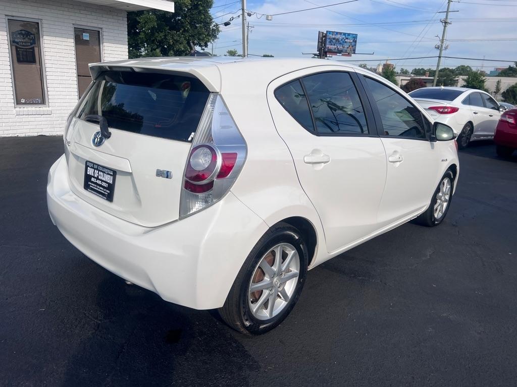 Toyota Prius c  2012