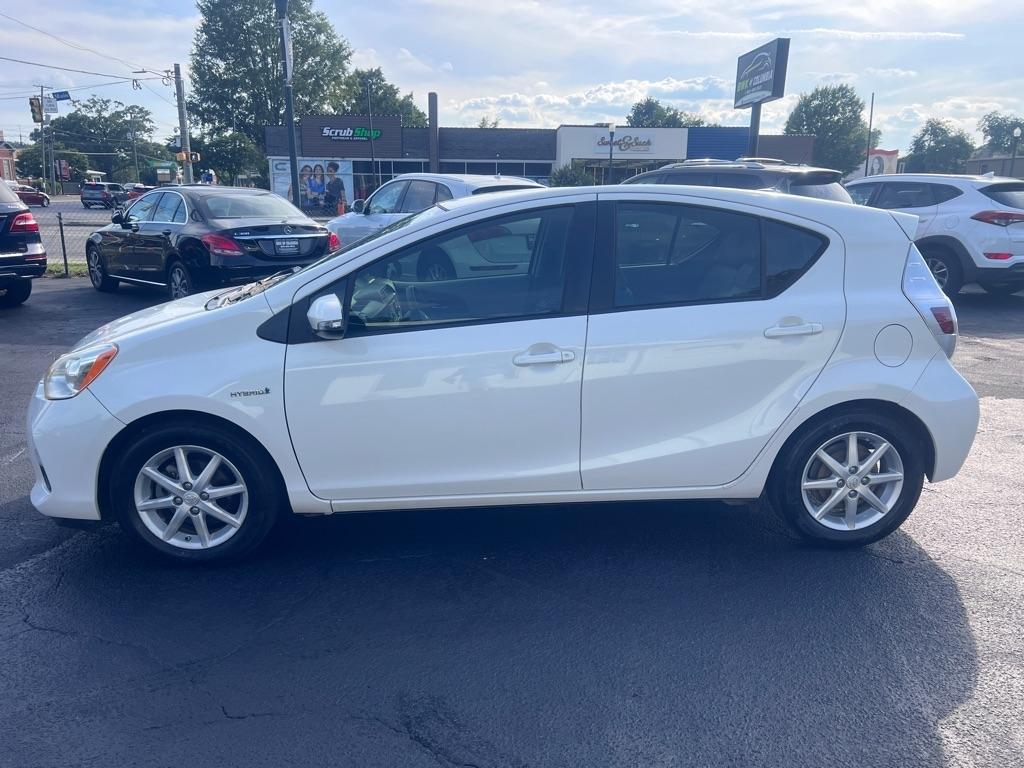 Toyota Prius c  2012