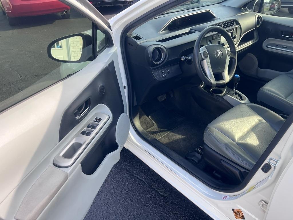 Toyota Prius c  2012