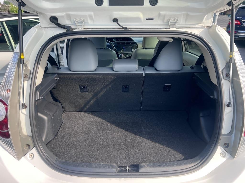 Toyota Prius c  2012