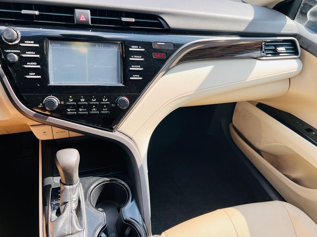 Toyota Camry  2019