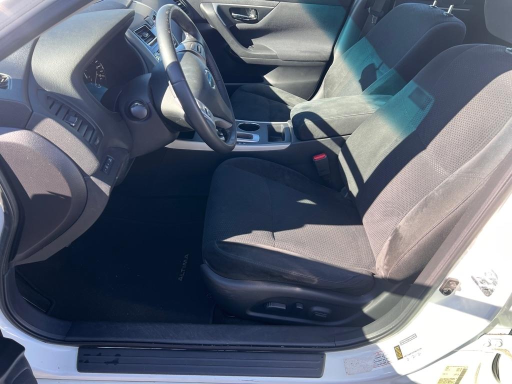 Nissan Altima  2015