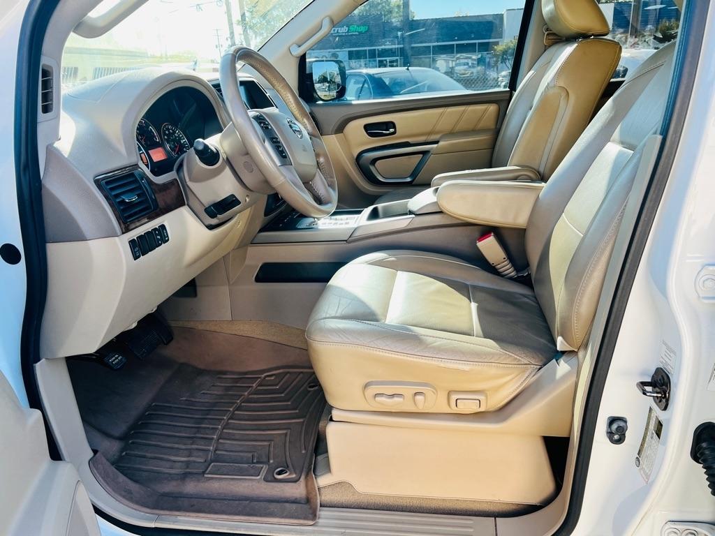 Nissan Armada  2015