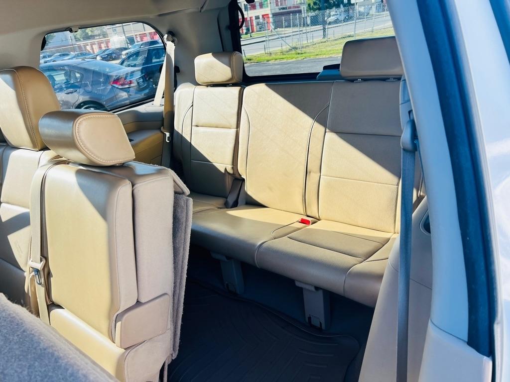 Nissan Armada  2015