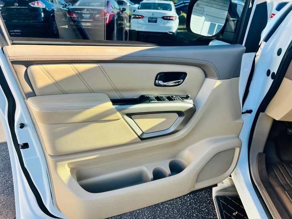 Nissan Armada  2015