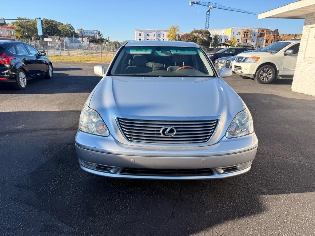 Lexus LS 430  2004