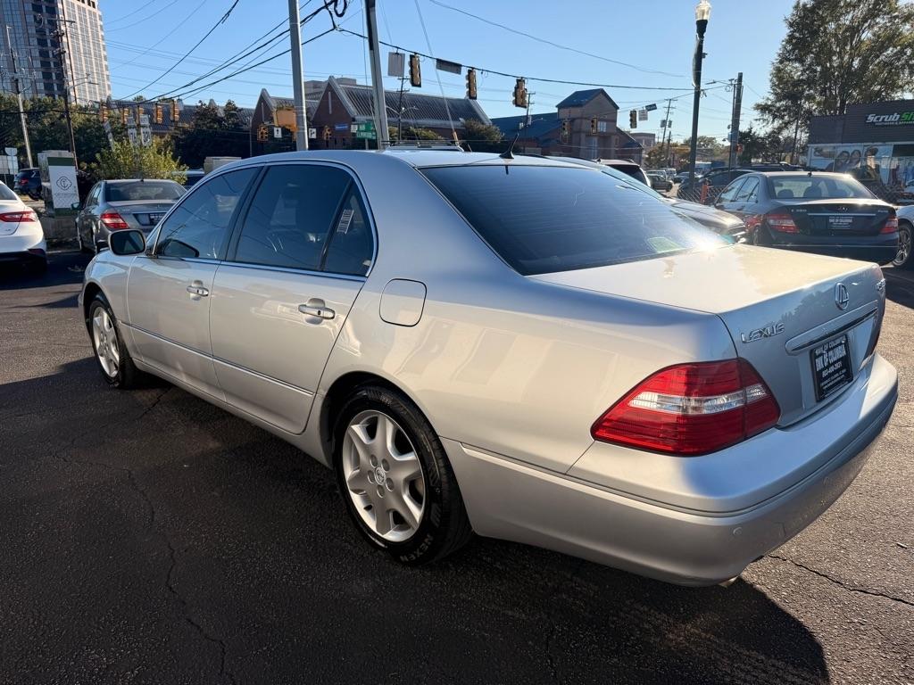 Lexus LS 430  2004
