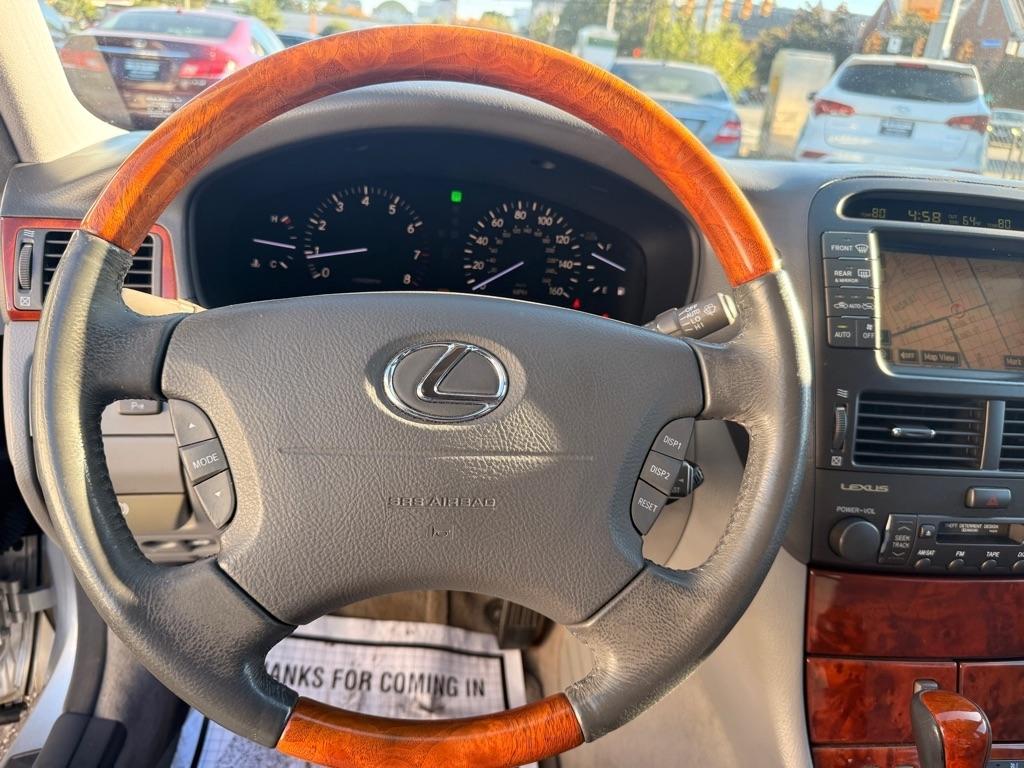 Lexus LS 430  2004