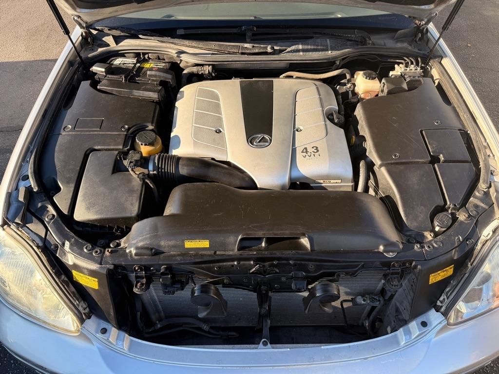 Lexus LS 430  2004