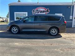 2018 Chrysler Pacifica  2018 Chrysler Pacifica
