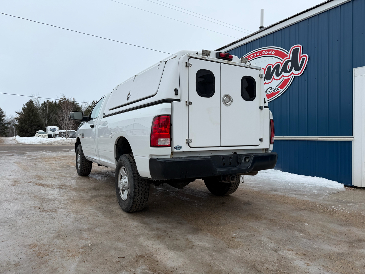 RAM 2500 4WD Reg Cab 140.5" Tradesman 2015