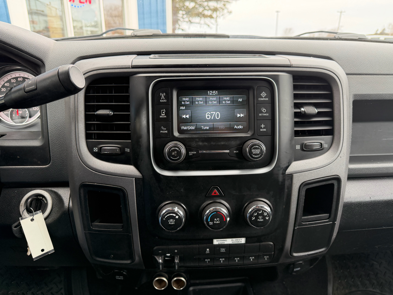 RAM 2500 4WD Reg Cab 140.5" Tradesman 2015