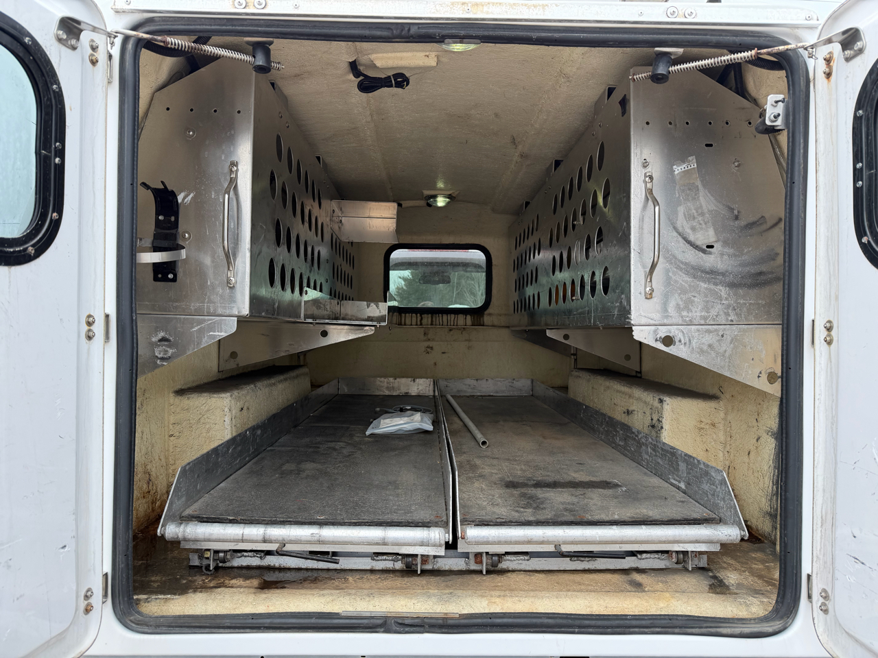 RAM 2500 4WD Reg Cab 140.5" Tradesman 2015