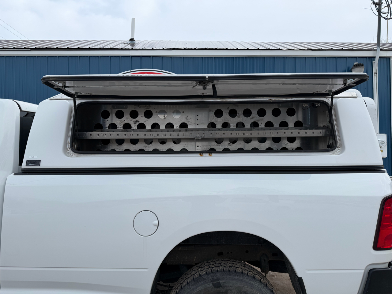 RAM 2500 4WD Reg Cab 140.5" Tradesman 2015