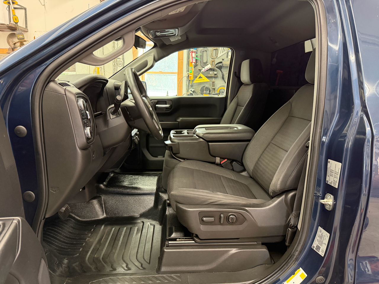 GMC Sierra 1500 Limited 4WD Reg Cab 140" Pro 2022