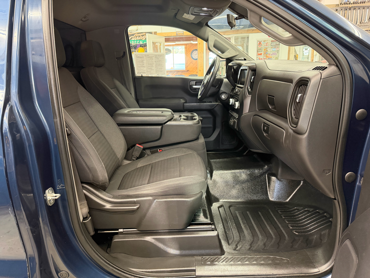 GMC Sierra 1500 Limited 4WD Reg Cab 140" Pro 2022