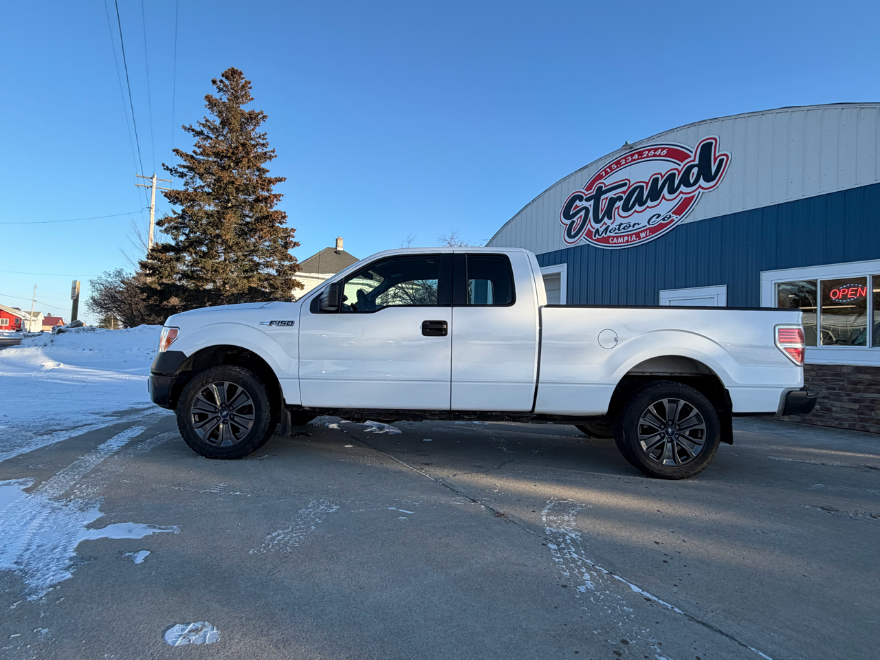 2014 Ford F-150 4WD SuperCab 145" XL