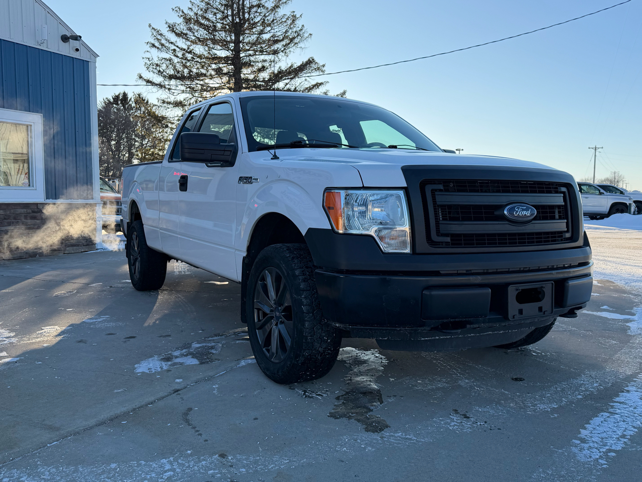 Ford F-150 4WD SuperCab 145" XL 2014