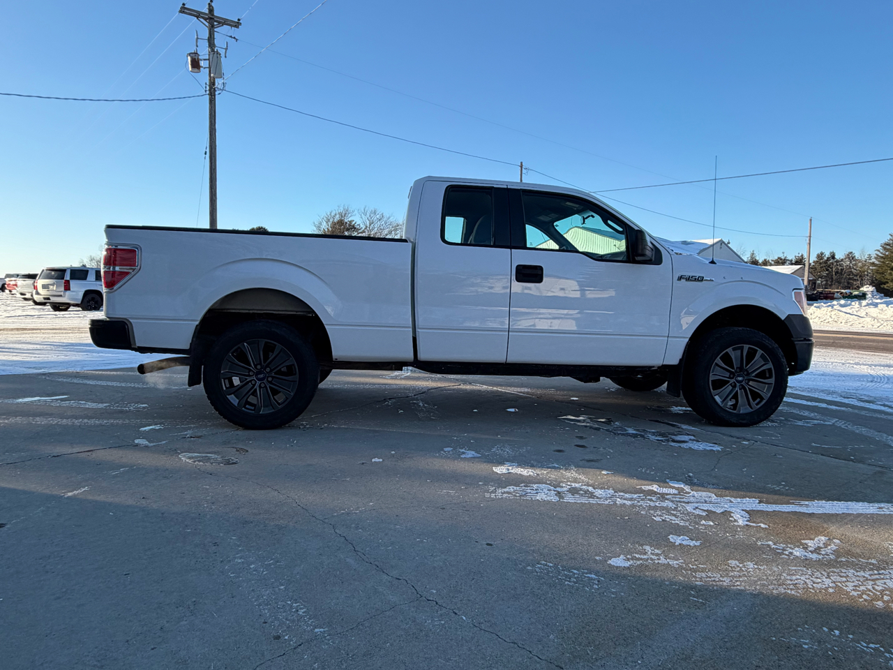 Ford F-150 4WD SuperCab 145" XL 2014
