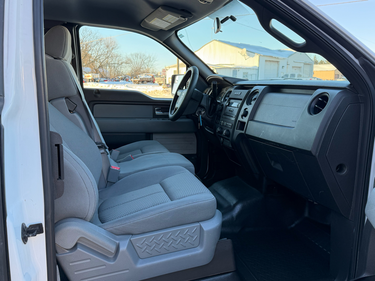 Ford F-150 4WD SuperCab 145" XL 2014