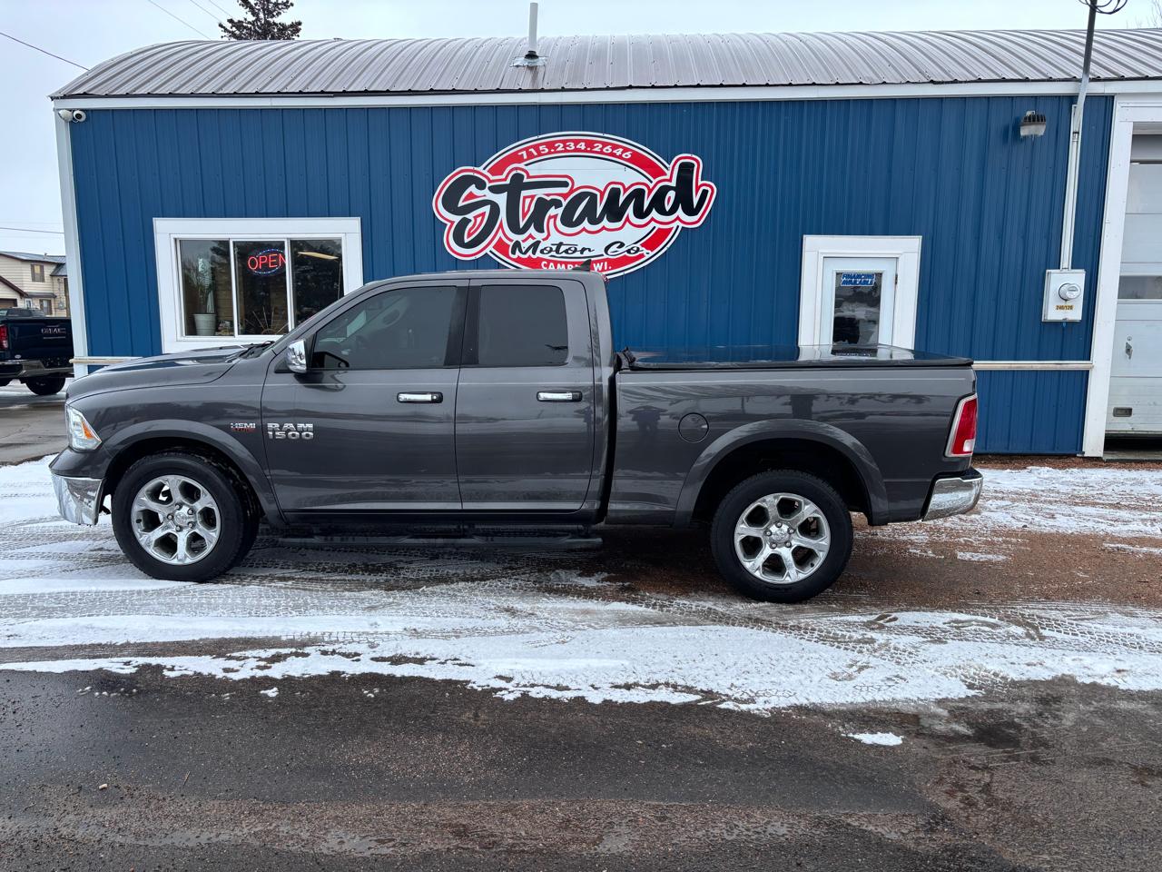 RAM 1500 Laramie 4x4 Quad Cab 6'4" Box 2017