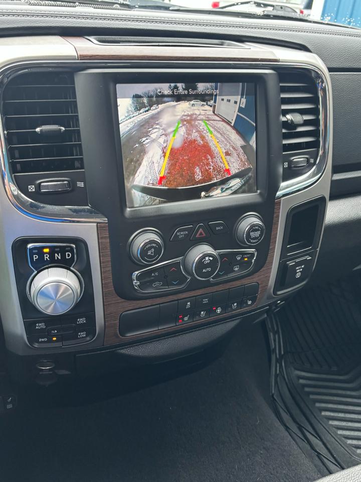 RAM 1500 Laramie 4x4 Quad Cab 6'4" Box 2017