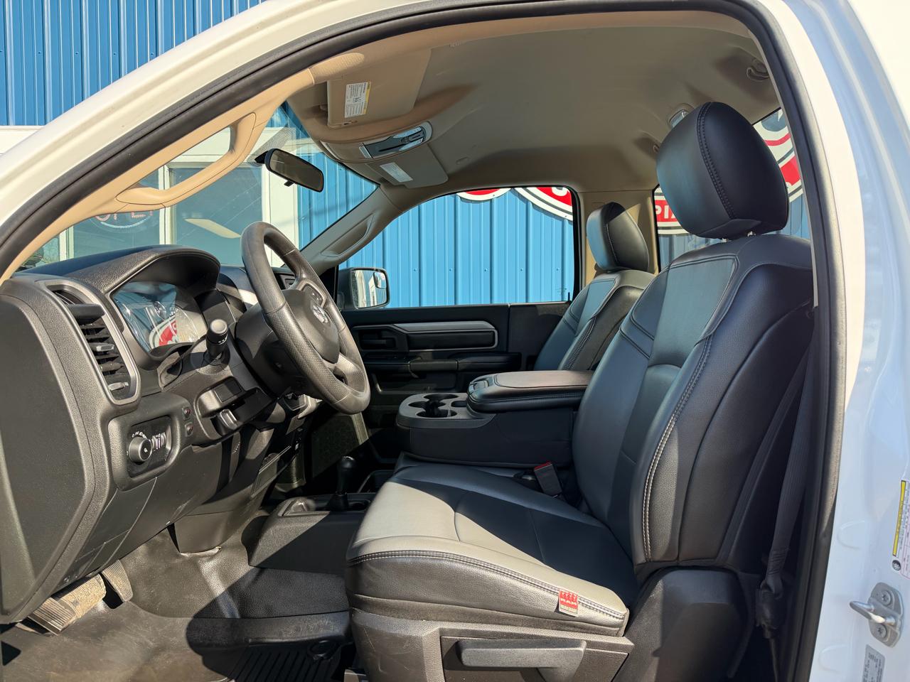 RAM 2500 Tradesman 4x4 Reg Cab 8' Box 2020