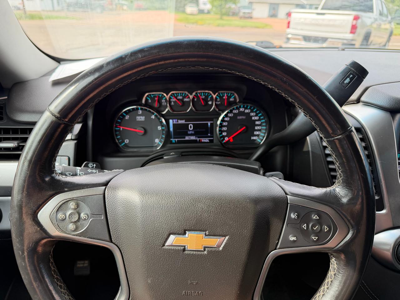 Chevrolet Suburban 4WD 4dr 1500 LS 2018