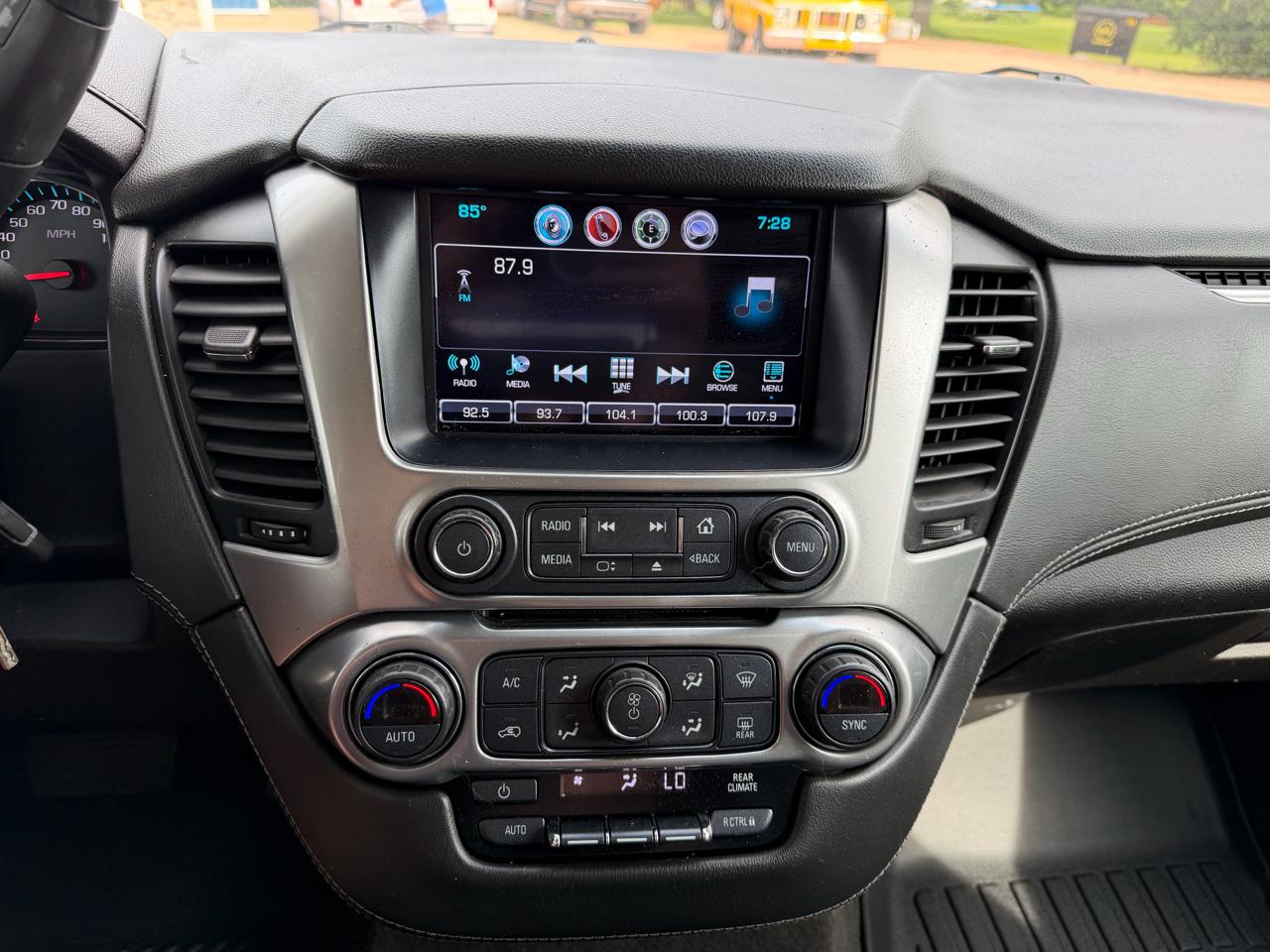 Chevrolet Suburban 4WD 4dr 1500 LS 2018