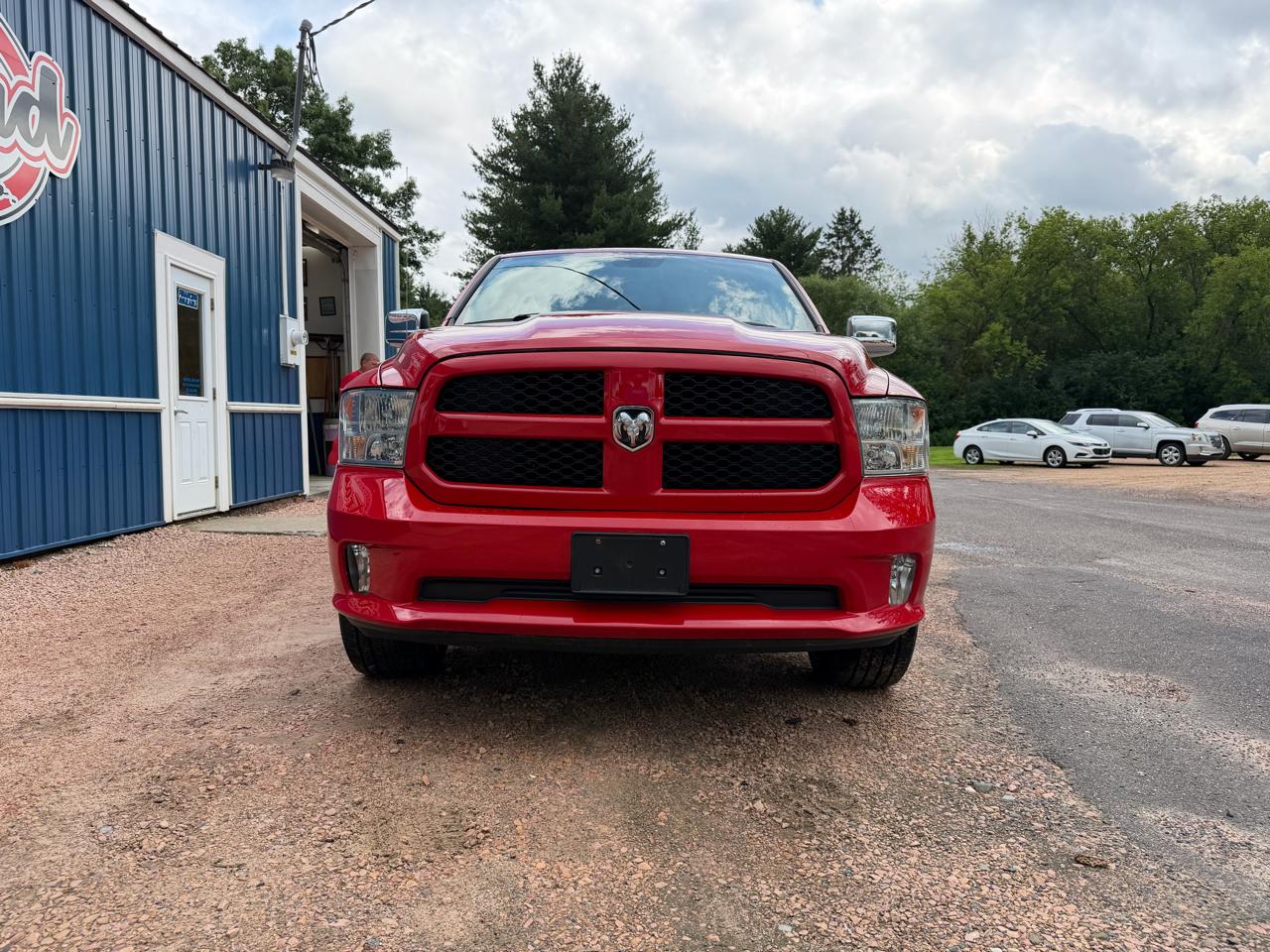 RAM 1500 4WD Quad Cab 140.5" Express 2016