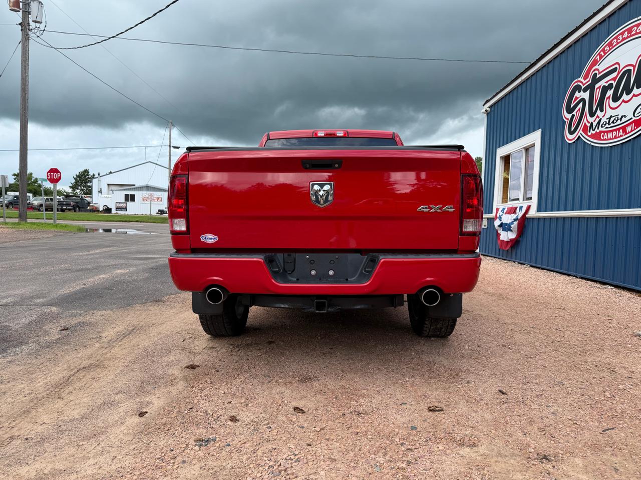 RAM 1500 4WD Quad Cab 140.5" Express 2016