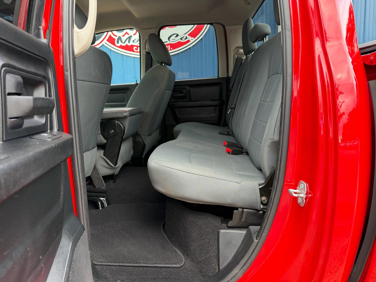 RAM 1500 4WD Quad Cab 140.5" Express 2016