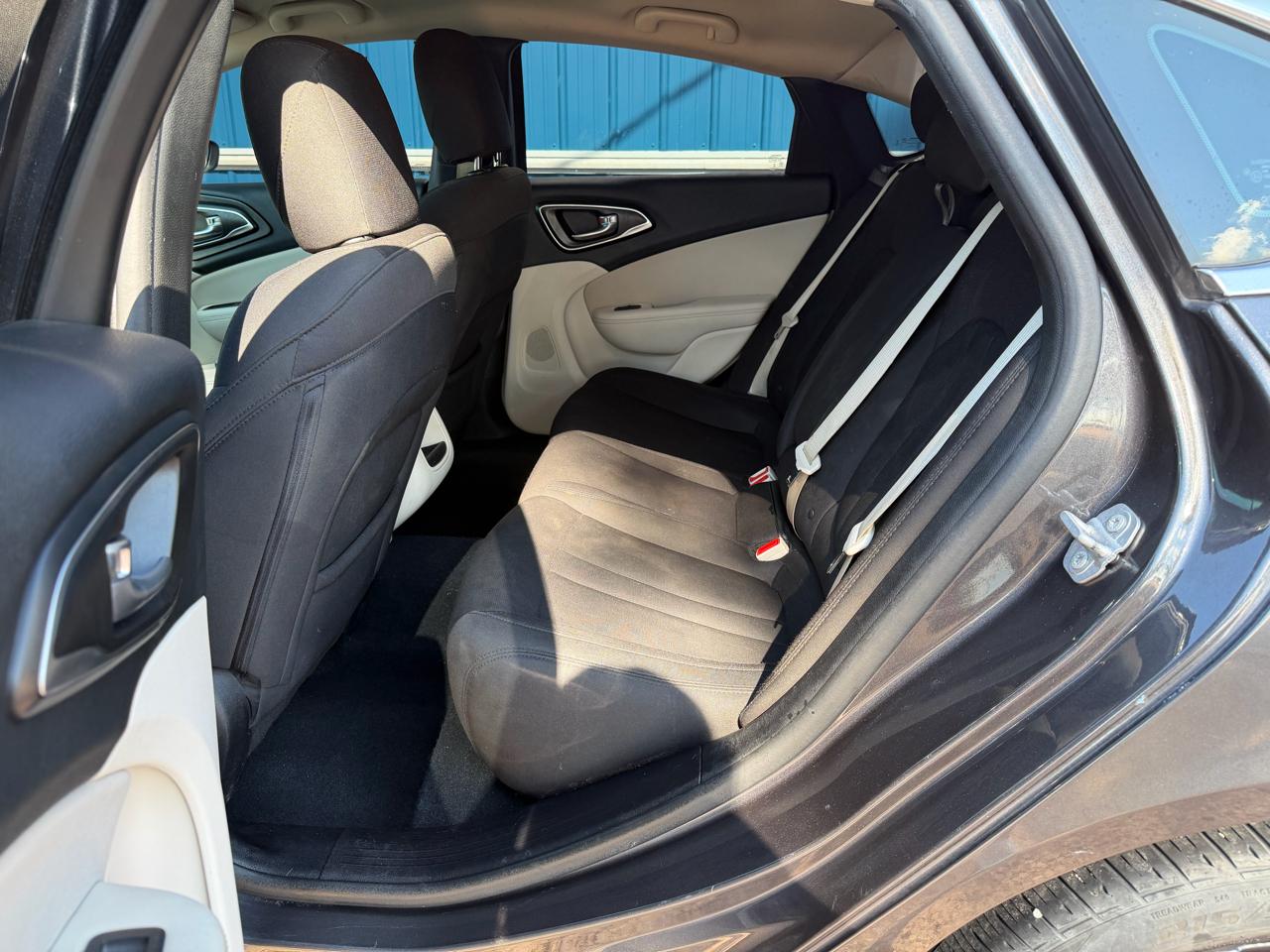 Chrysler 200 4dr Sdn Limited FWD 2016