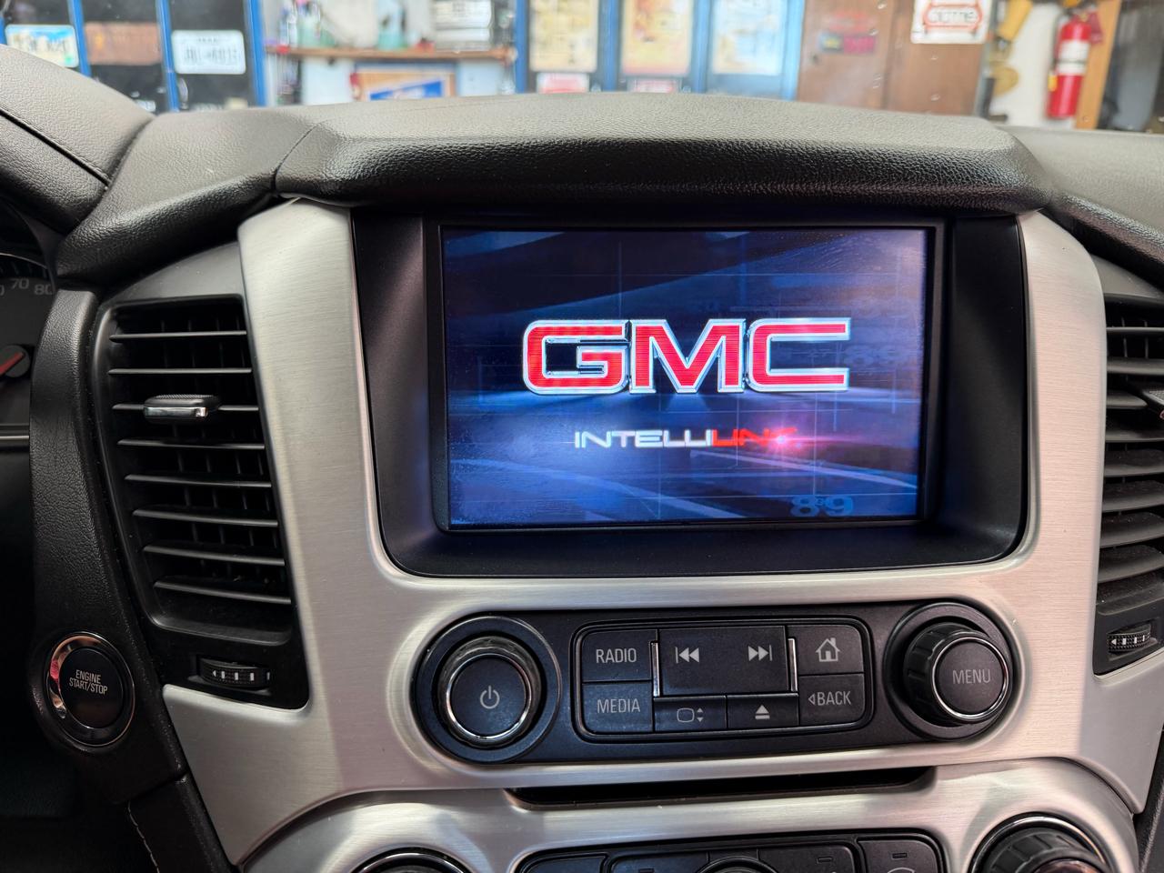 GMC Yukon 4WD 4dr SLT 2019