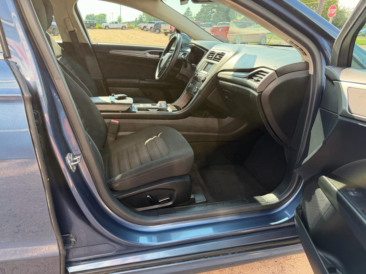 Ford Fusion SE FWD 2018
