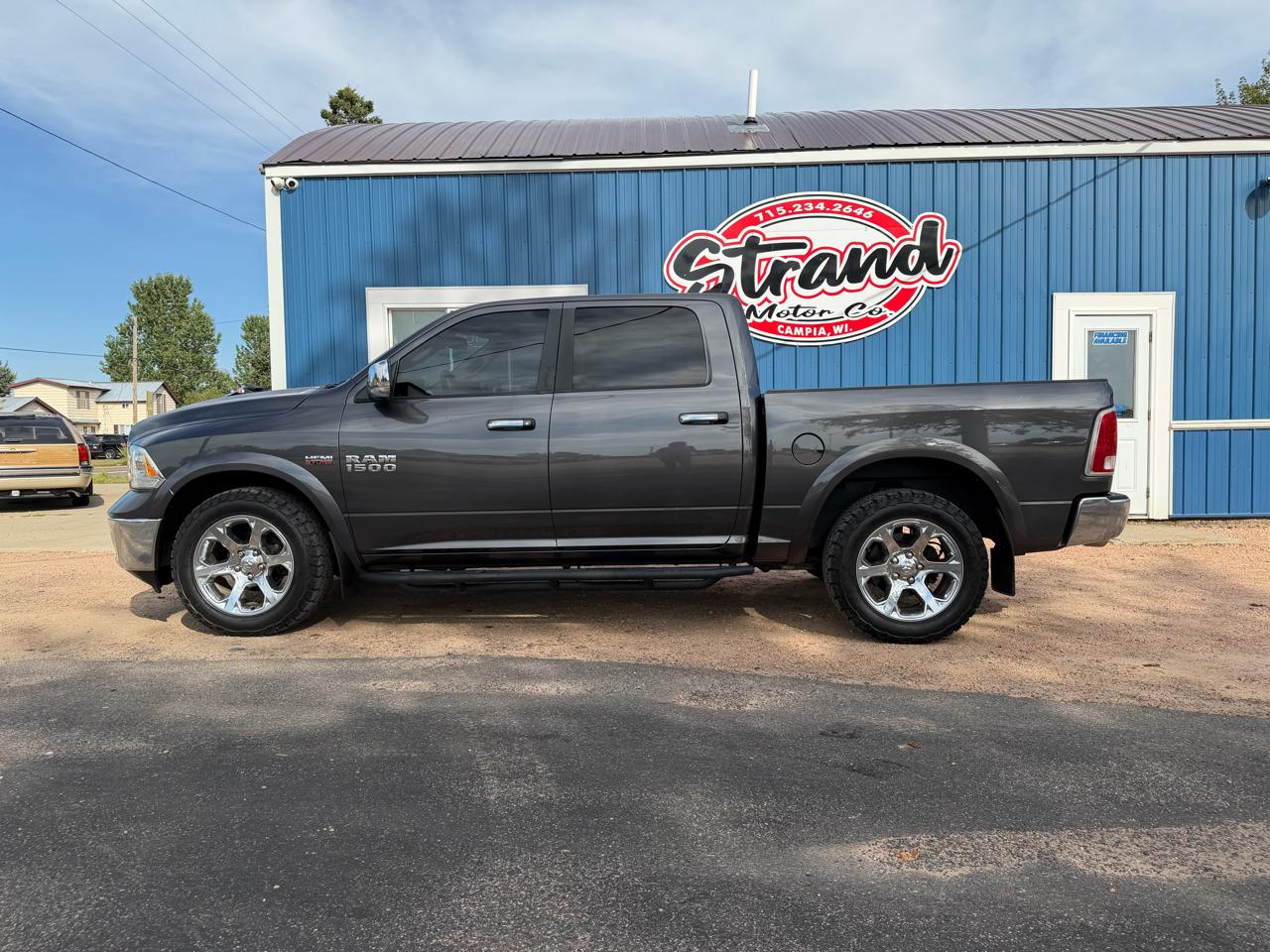 RAM 1500 Laramie 4x4 Crew Cab 5'7" Box 2017