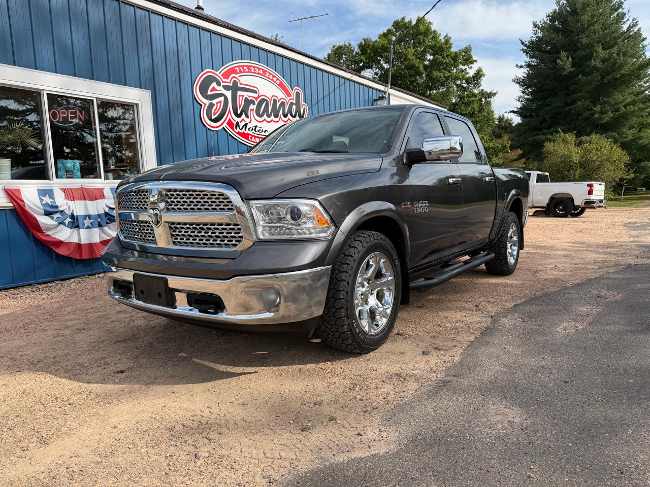 RAM 1500 Laramie 4x4 Crew Cab 5'7" Box 2017