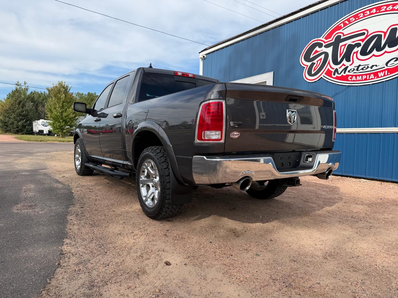 RAM 1500 Laramie 4x4 Crew Cab 5'7" Box 2017