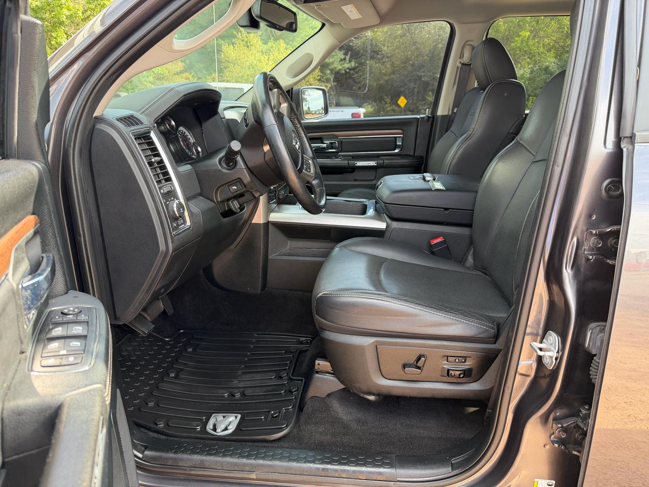 RAM 1500 Laramie 4x4 Crew Cab 5'7" Box 2017