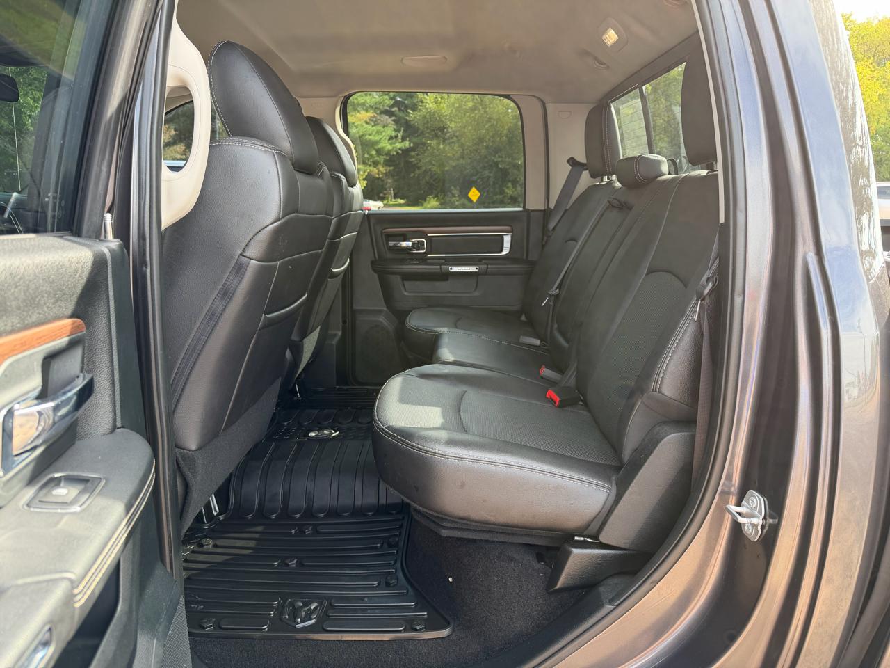 RAM 1500 Laramie 4x4 Crew Cab 5'7" Box 2017
