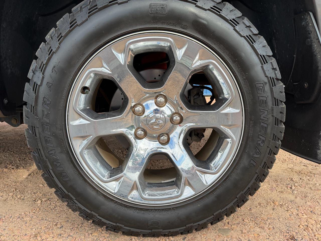 RAM 1500 Laramie 4x4 Crew Cab 5'7" Box 2017