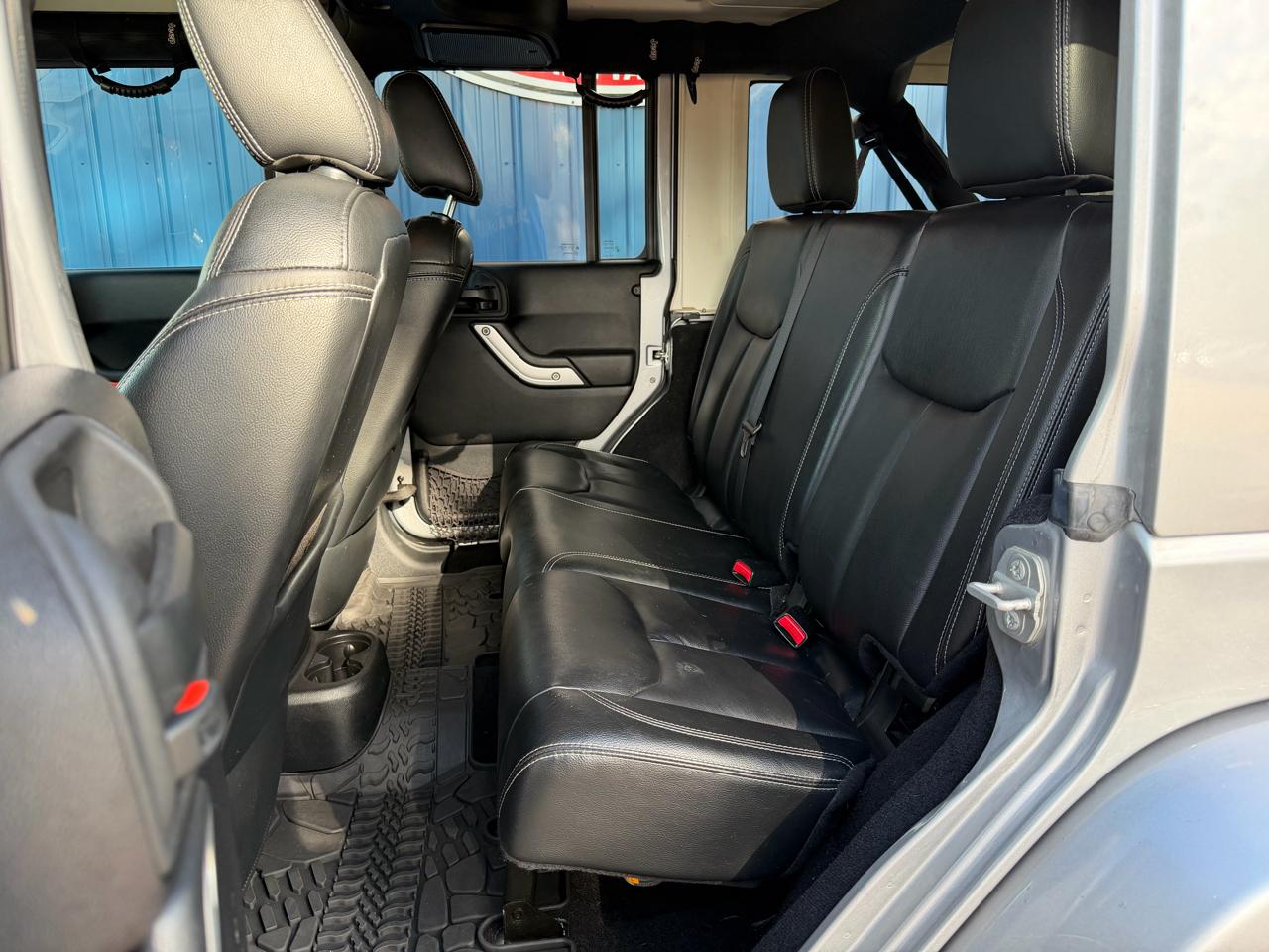 Jeep Wrangler Unlimited 4WD 4dr Sahara 2015