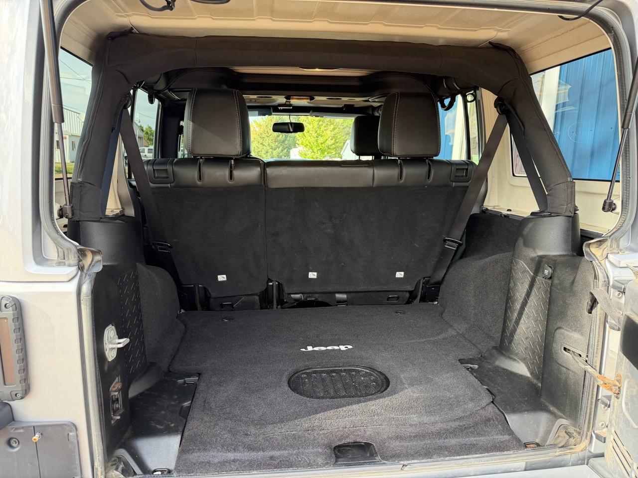 Jeep Wrangler Unlimited 4WD 4dr Sahara 2015