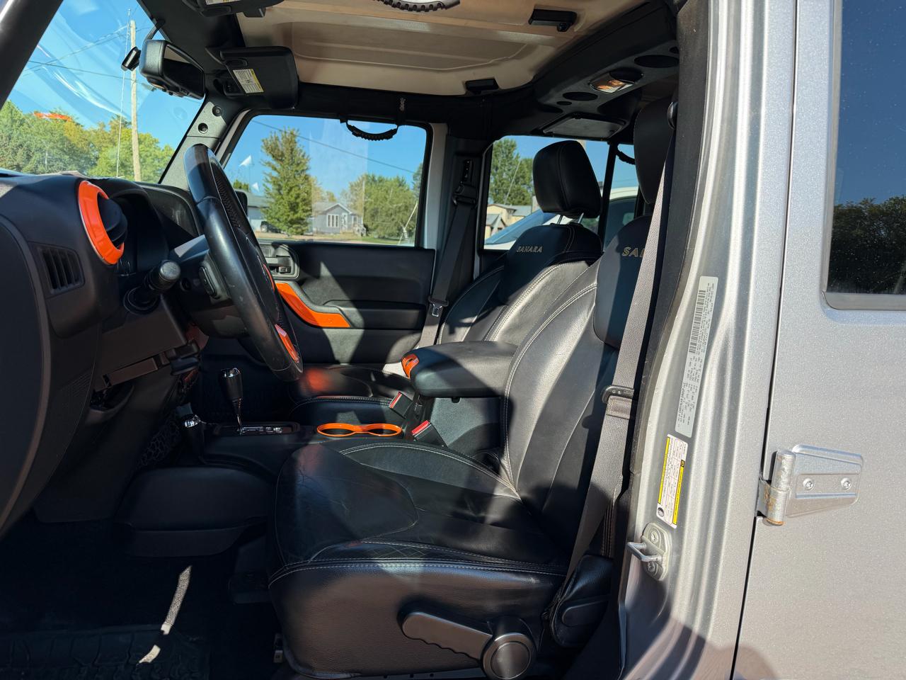 Jeep Wrangler Unlimited 4WD 4dr Sahara 2015