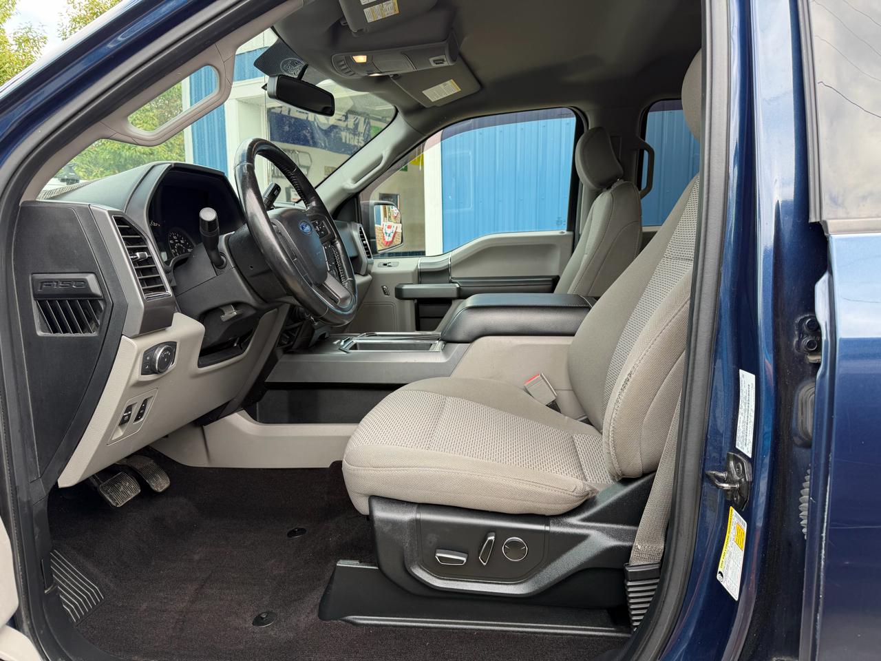 Ford F-150 SuperCrew 150" XLT 4WD 2018
